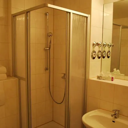 Steubenhof Apartment *